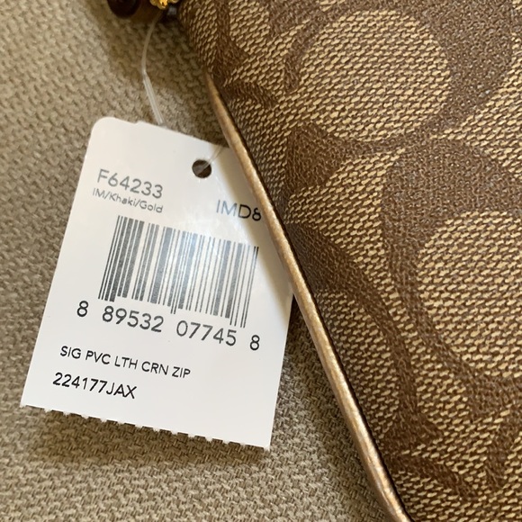 Coach NWT wristlet signature Cs and gold.Y2K - Picture 3 of 7